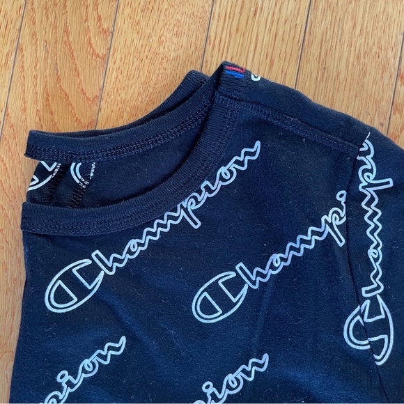 Champion crop top size medium black and white - Picture 4 of 5